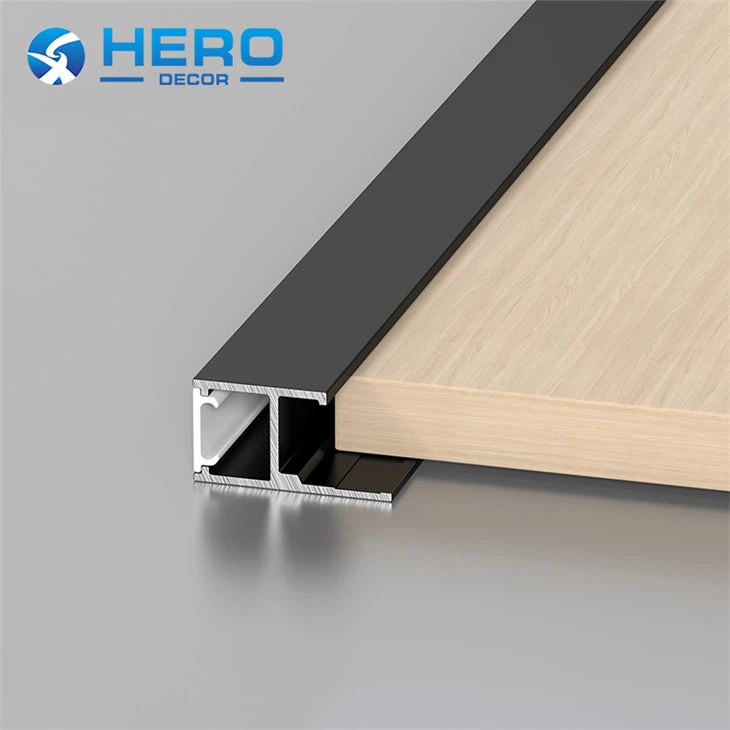 Profilo in alluminio a LED da soffitto